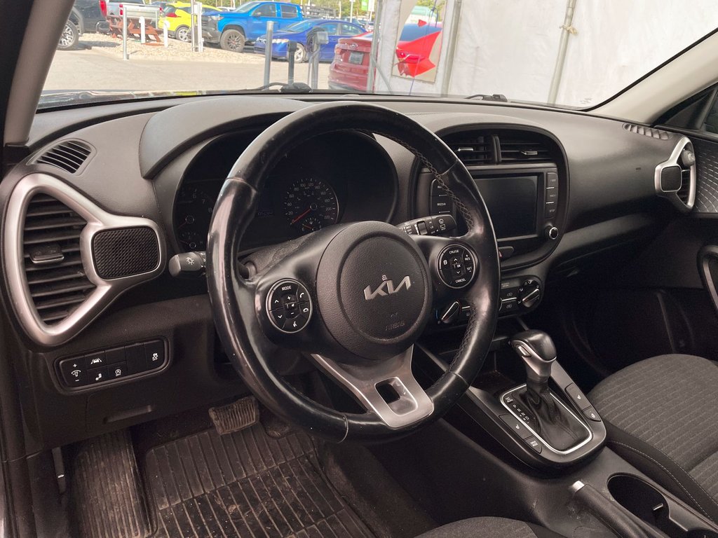 2022 Kia Soul in St-Jérôme, Quebec - 3 - w1024h768px