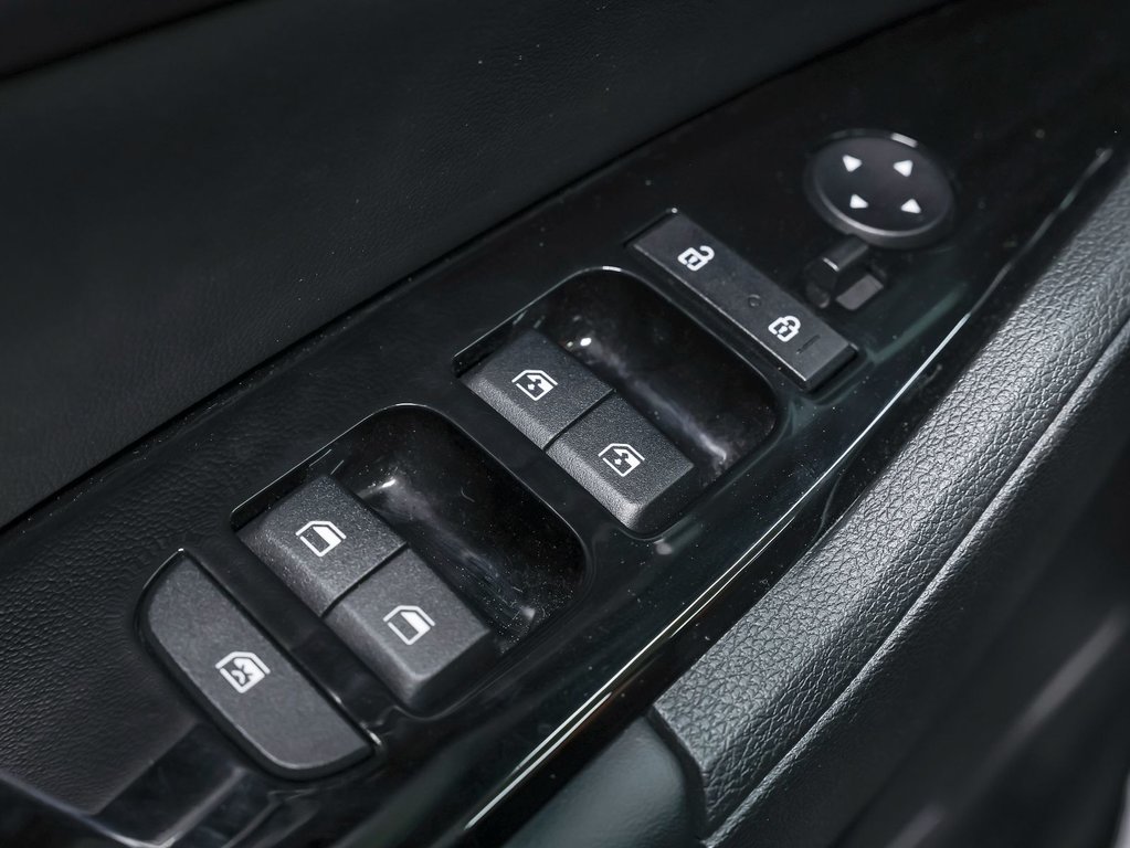 2023 Kia Sportage in St-Jérôme, Quebec - 27 - w1024h768px