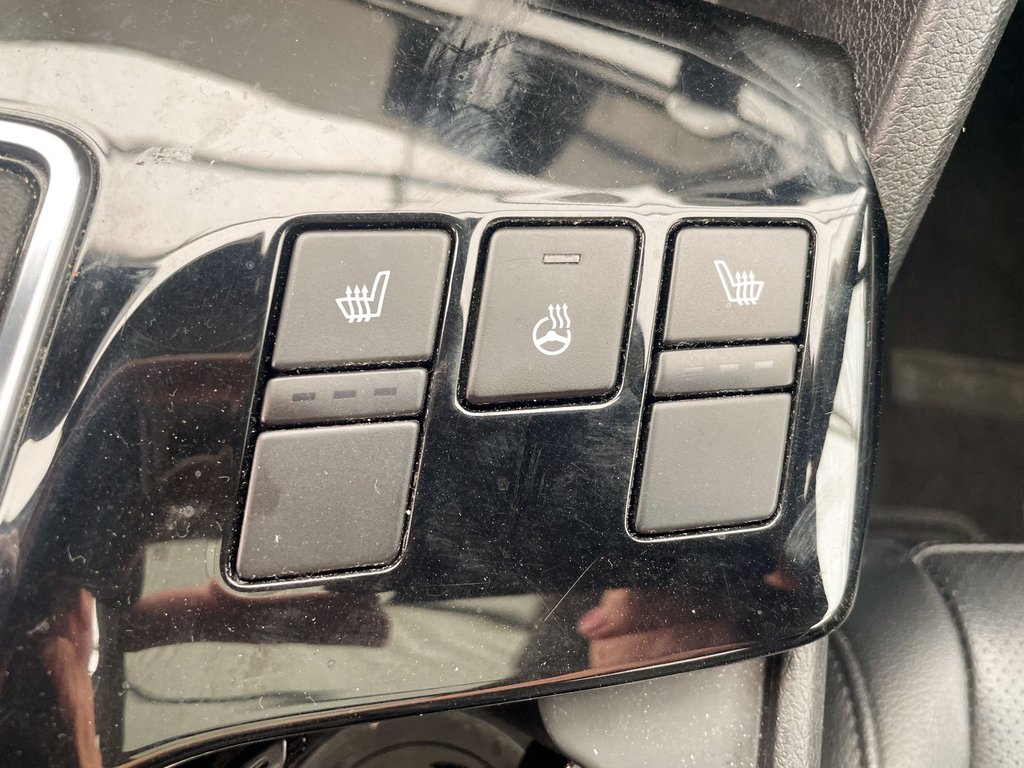 Kia Sportage  2023 à St-Jérôme, Québec - 14 - w1024h768px