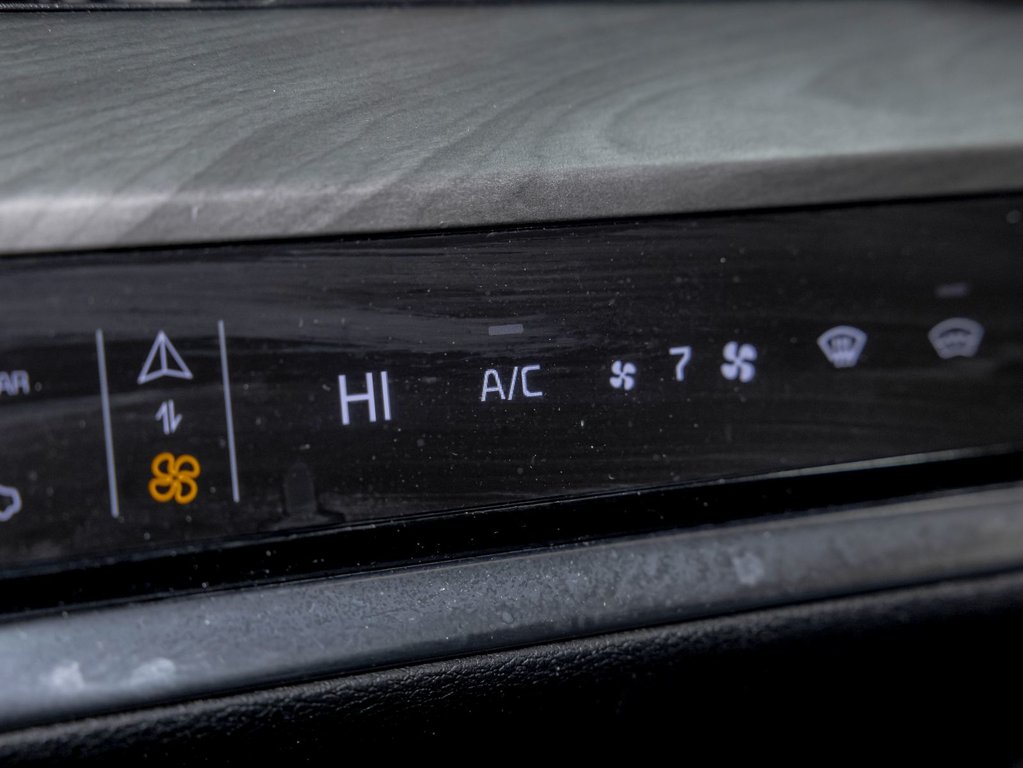 2023 Kia Sportage in St-Jérôme, Quebec - 23 - w1024h768px