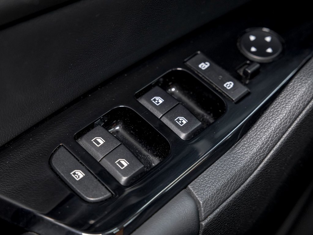 2023 Kia Sportage in St-Jérôme, Quebec - 26 - w1024h768px