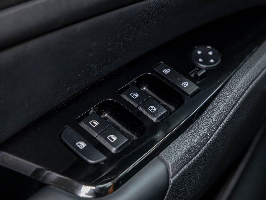 Kia Sportage  2023 à St-Jérôme, Québec - 26 - w1024h768px