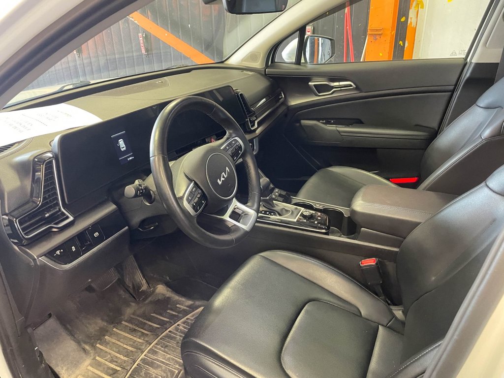 Kia Sportage  2023 à St-Jérôme, Québec - 5 - w1024h768px