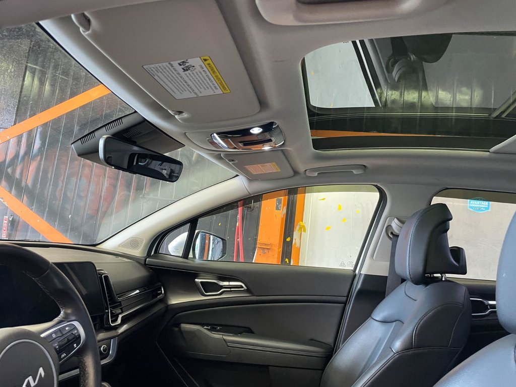 Kia Sportage  2023 à St-Jérôme, Québec - 3 - w1024h768px