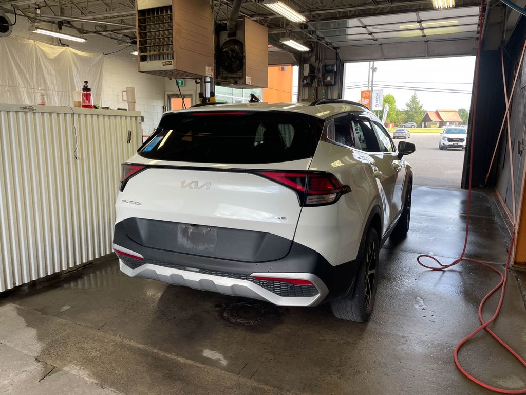 Kia Sportage  2023 à St-Jérôme, Québec - 10 - w1024h768px