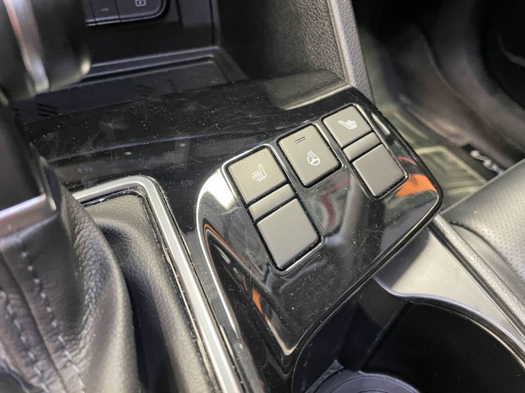 Kia Sportage  2023 à St-Jérôme, Québec - 14 - w1024h768px