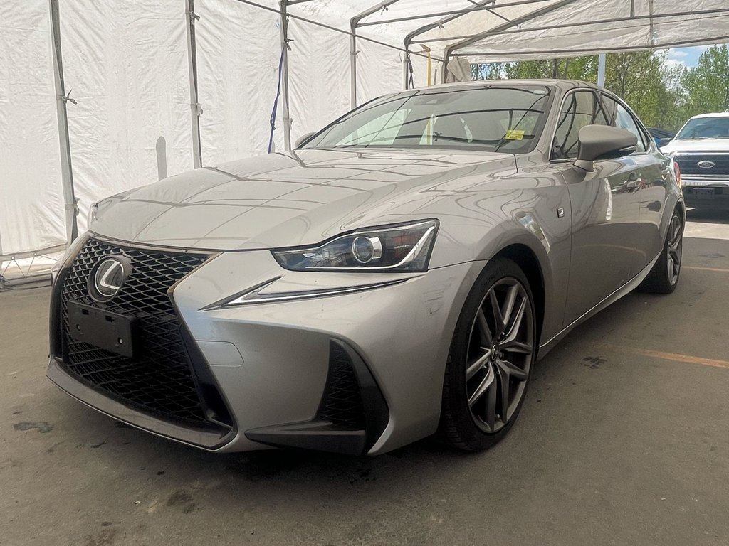 Lexus IS 300  2017 à St-Jérôme, Québec - 1 - w1024h768px