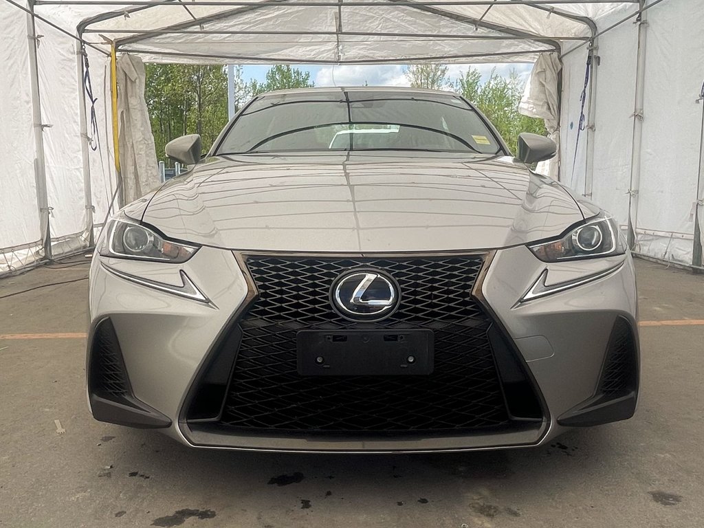 Lexus IS 300  2017 à St-Jérôme, Québec - 6 - w1024h768px