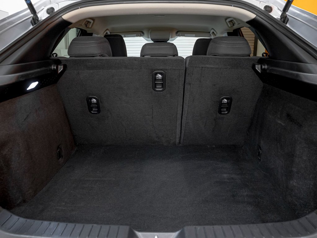 2020 Mazda CX-30 in St-Jérôme, Quebec - 28 - w1024h768px