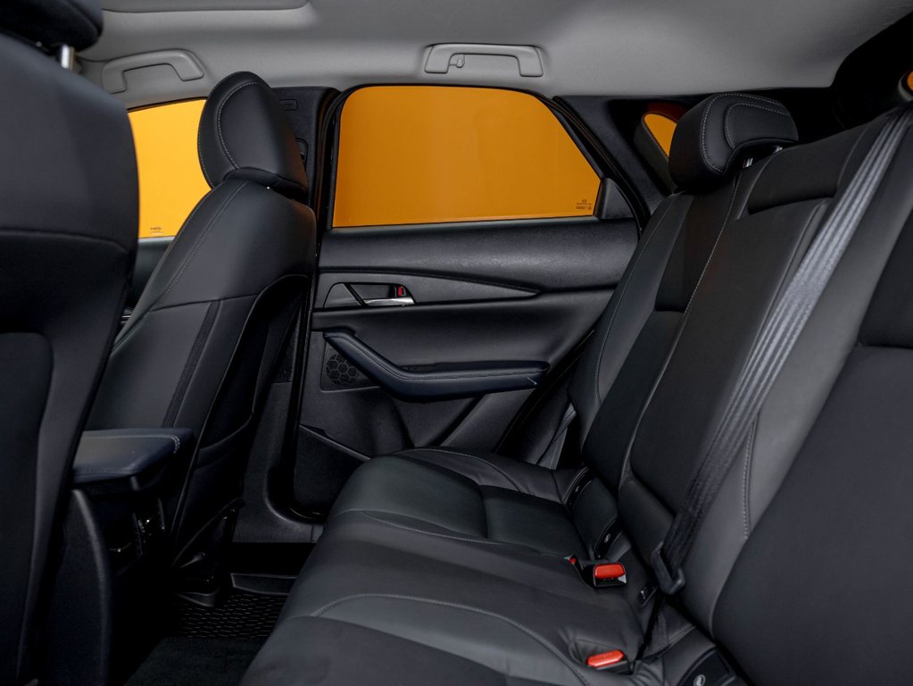 2021 Mazda CX-30 in St-Jérôme, Quebec - 22 - w1024h768px