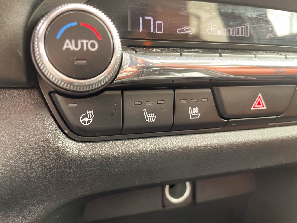 2023 Mazda CX-50 in St-Jérôme, Quebec - 14 - w1024h768px