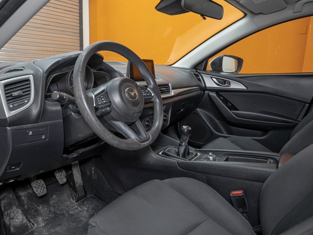 2018 Mazda 3 in St-Jérôme, Quebec - 2 - w1024h768px