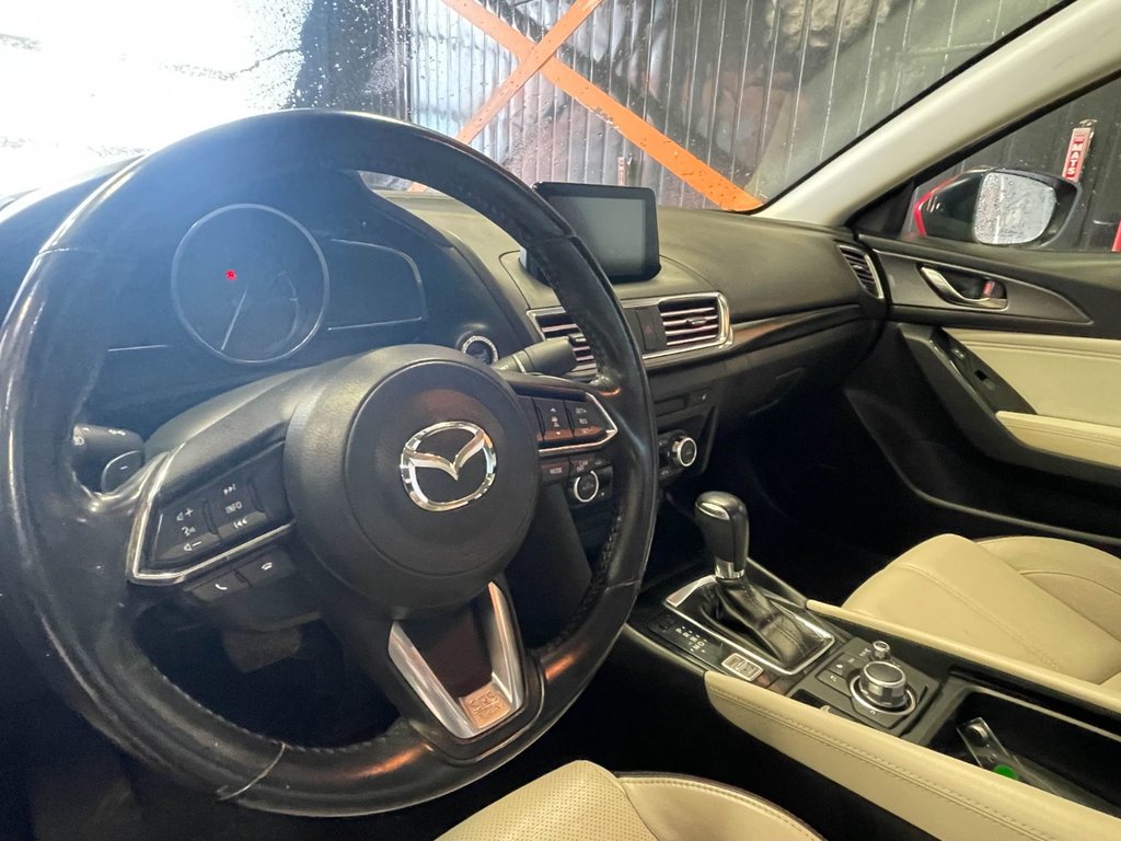 Mazda 3  2018 à St-Jérôme, Québec - 4 - w1024h768px