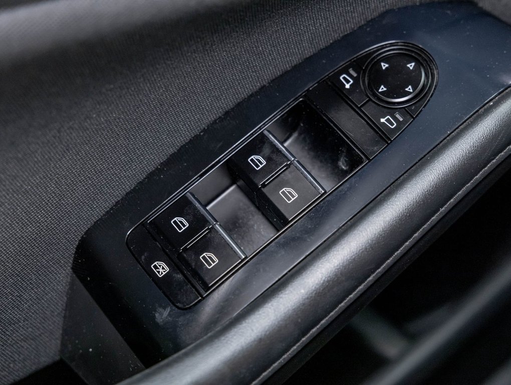 2020 Mazda 3 in St-Jérôme, Quebec - 23 - w1024h768px