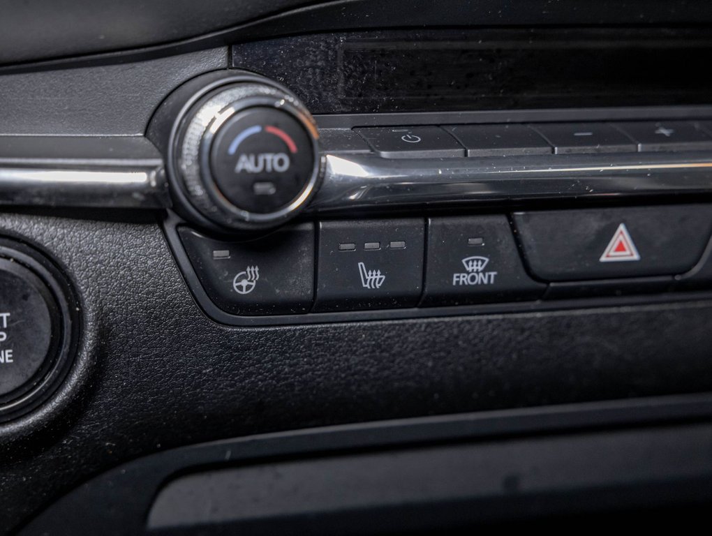 2020 Mazda 3 in St-Jérôme, Quebec - 20 - w1024h768px