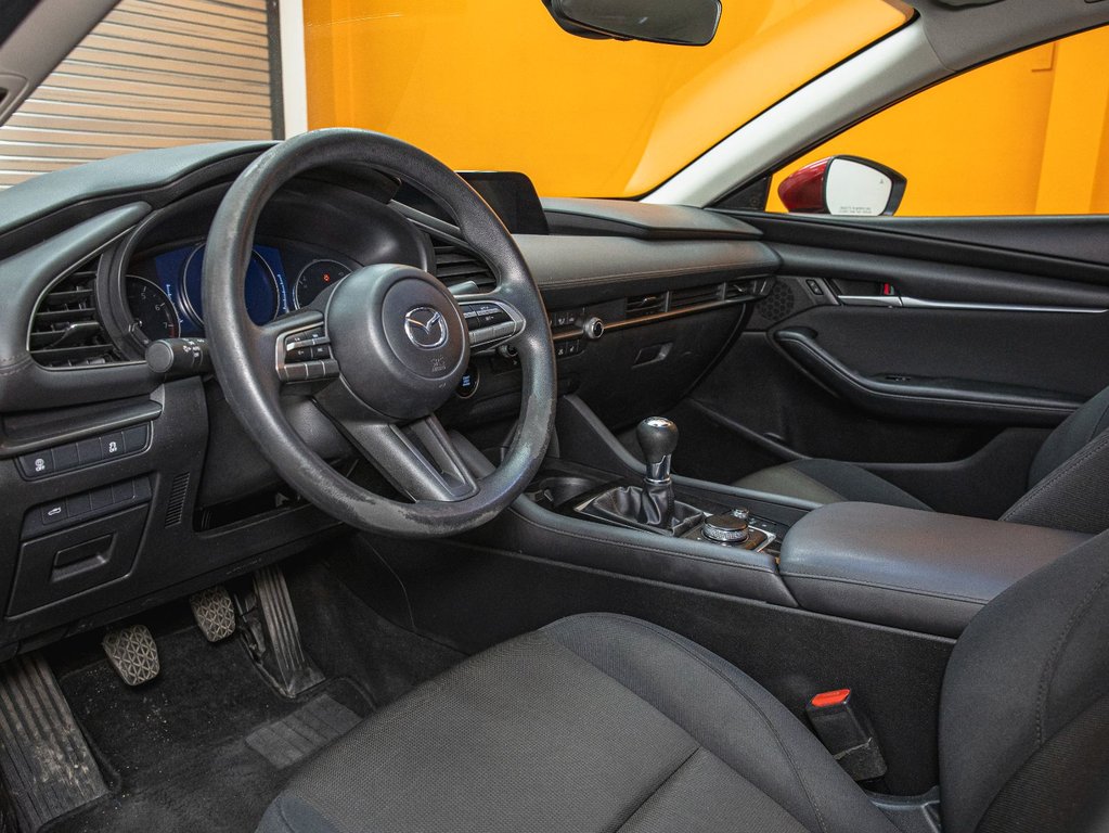 Mazda 3  2021 à St-Jérôme, Québec - 2 - w1024h768px