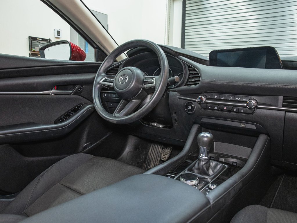 Mazda 3  2021 à St-Jérôme, Québec - 27 - w1024h768px