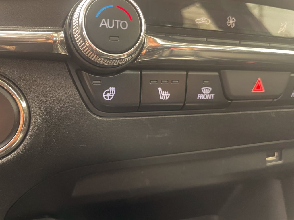 2021 Mazda 3 in St-Jérôme, Quebec - 14 - w1024h768px
