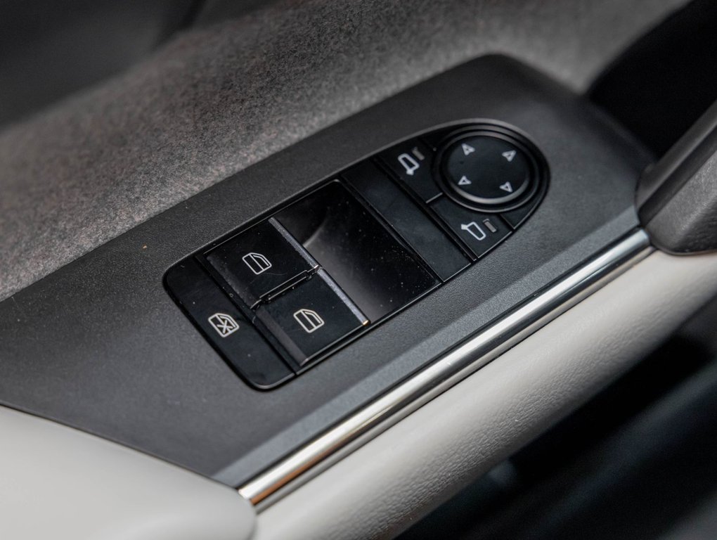 Mazda MX-30 EV  2022 à St-Jérôme, Québec - 23 - w1024h768px