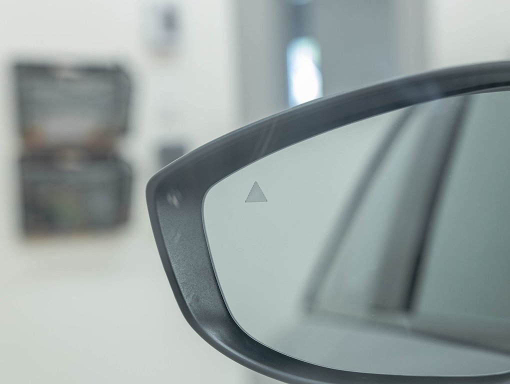 Mazda MX-30 EV  2022 à St-Jérôme, Québec - 31 - w1024h768px