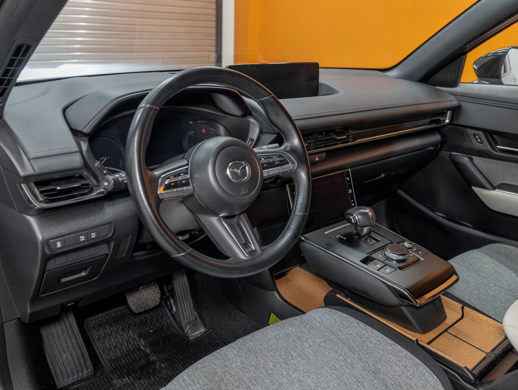 Mazda MX-30 EV  2022 à St-Jérôme, Québec - 2 - w1024h768px