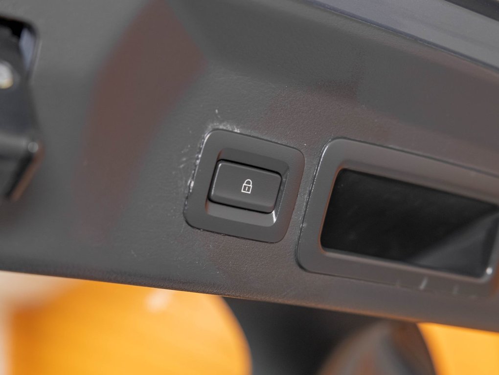 Mazda MX-30 EV  2022 à St-Jérôme, Québec - 30 - w1024h768px