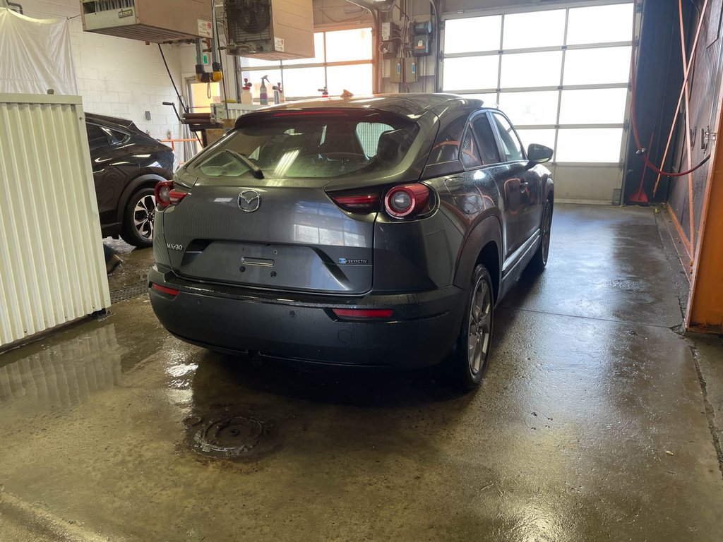 Mazda MX-30 EV  2022 à St-Jérôme, Québec - 9 - w1024h768px
