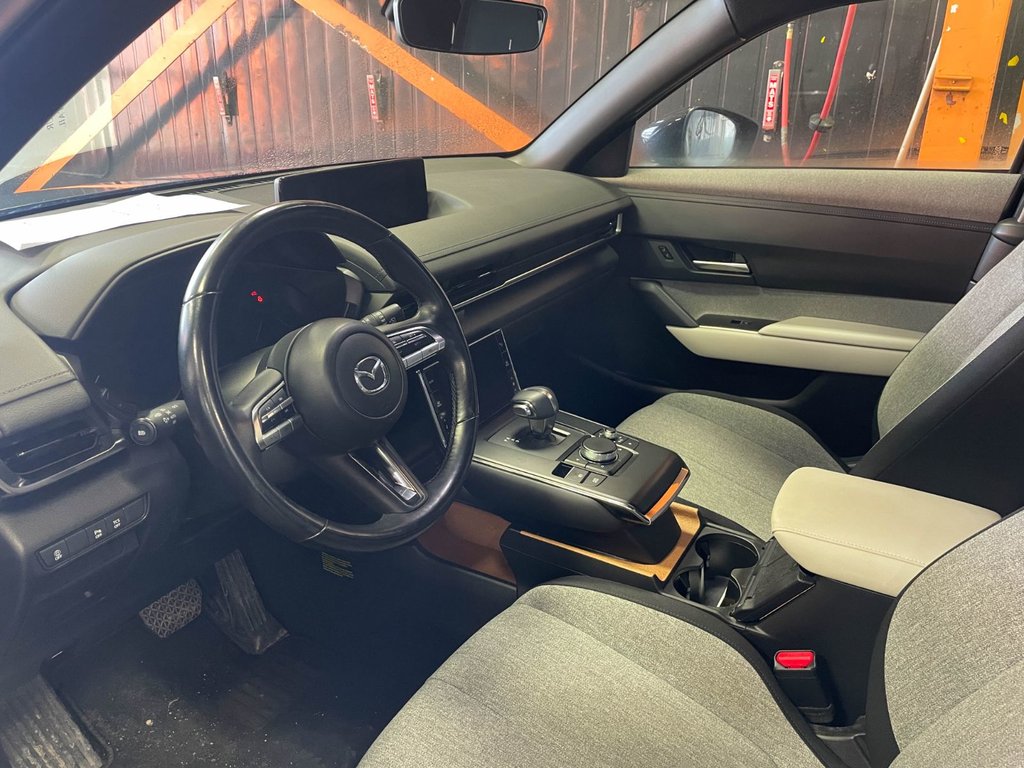 Mazda MX-30 EV  2022 à St-Jérôme, Québec - 4 - w1024h768px