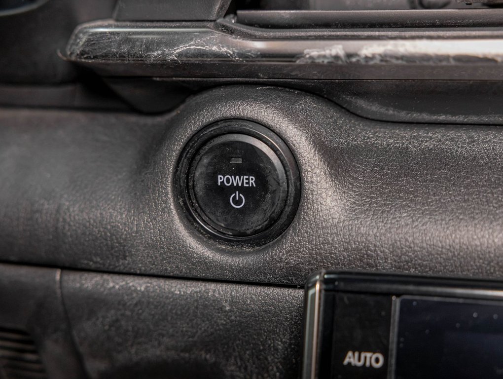 2022 Mazda MX-30 EV in St-Jérôme, Quebec - 23 - w1024h768px