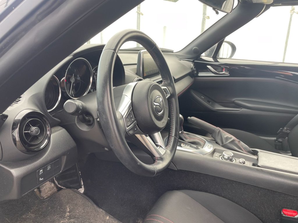 2017 Mazda MX-5 in St-Jérôme, Quebec - 4 - w1024h768px