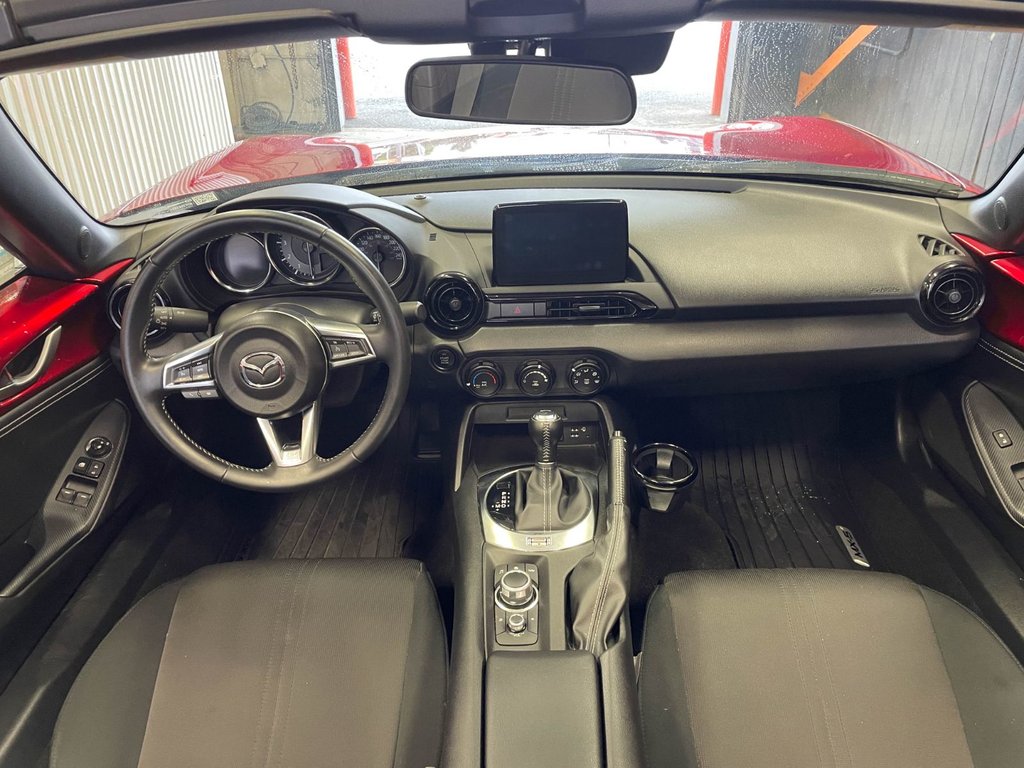 2022 Mazda MX-5 in St-Jérôme, Quebec - 12 - w1024h768px