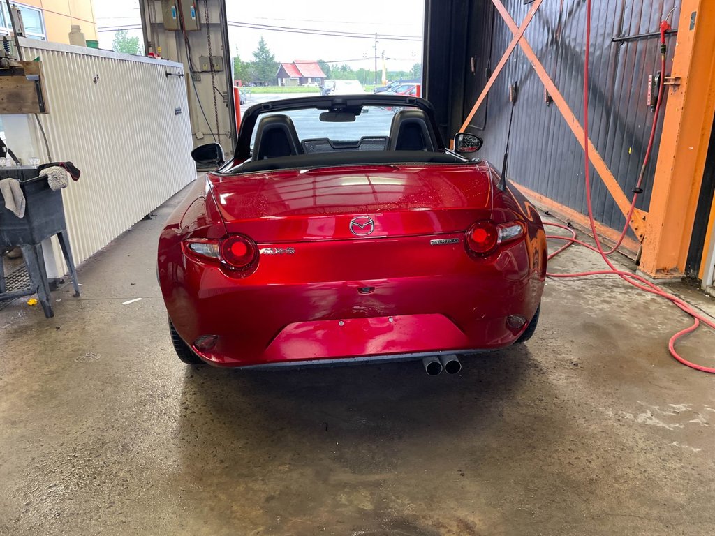 2022 Mazda MX-5 in St-Jérôme, Quebec - 8 - w1024h768px