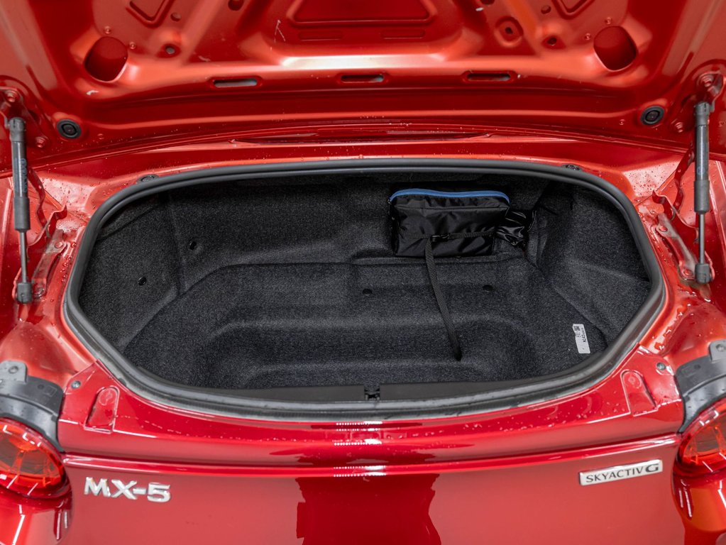 Mazda MX-5  2022 à St-Jérôme, Québec - 28 - w1024h768px