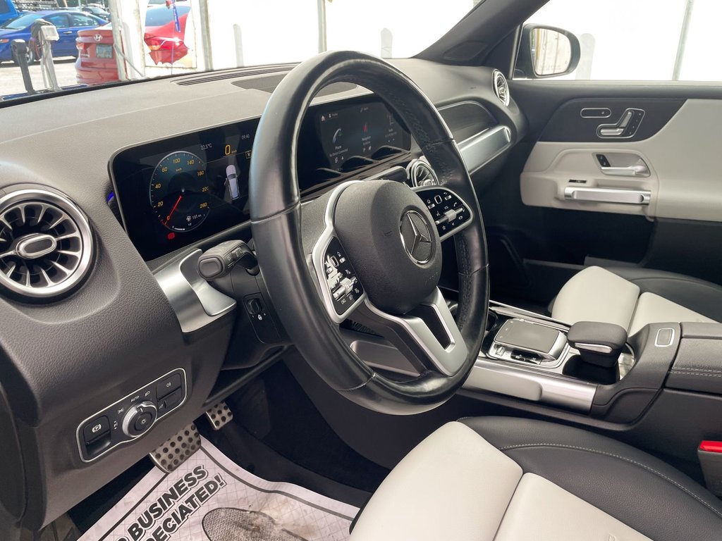 Mercedes-Benz GLB  2020 à St-Jérôme, Québec - 3 - w1024h768px