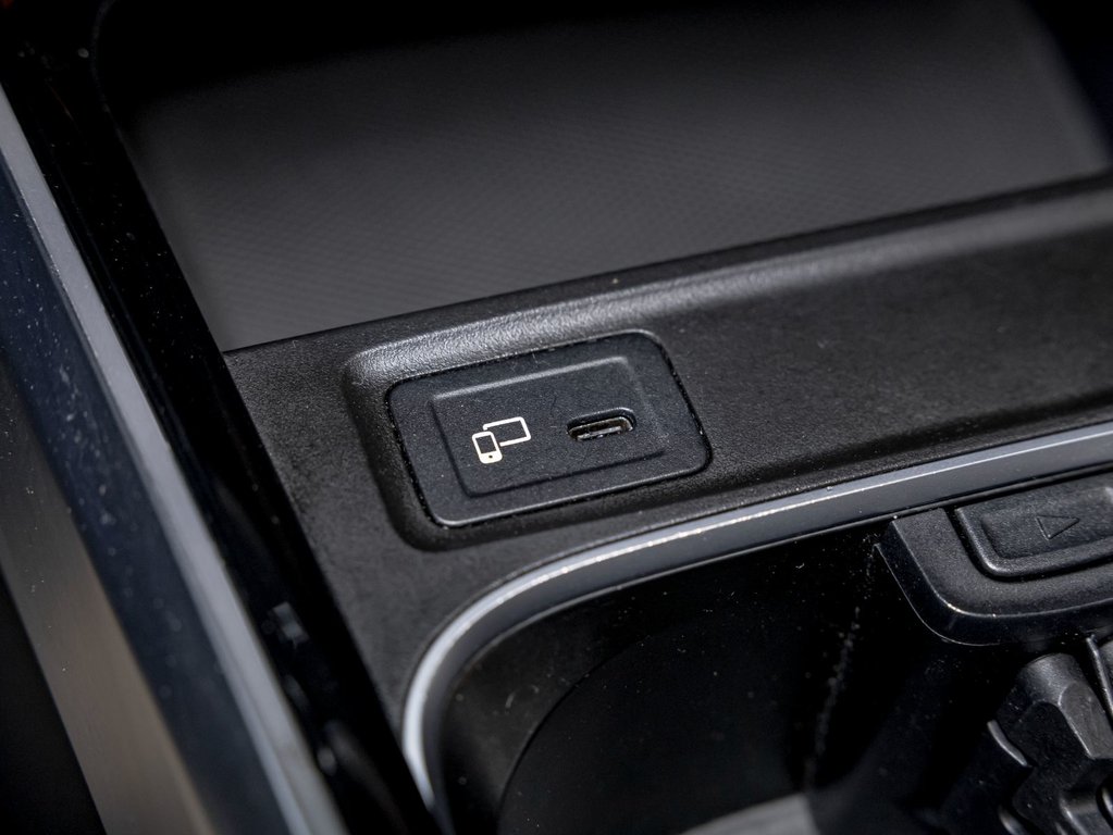 Mercedes-Benz GLB  2022 à St-Jérôme, Québec - 24 - w1024h768px