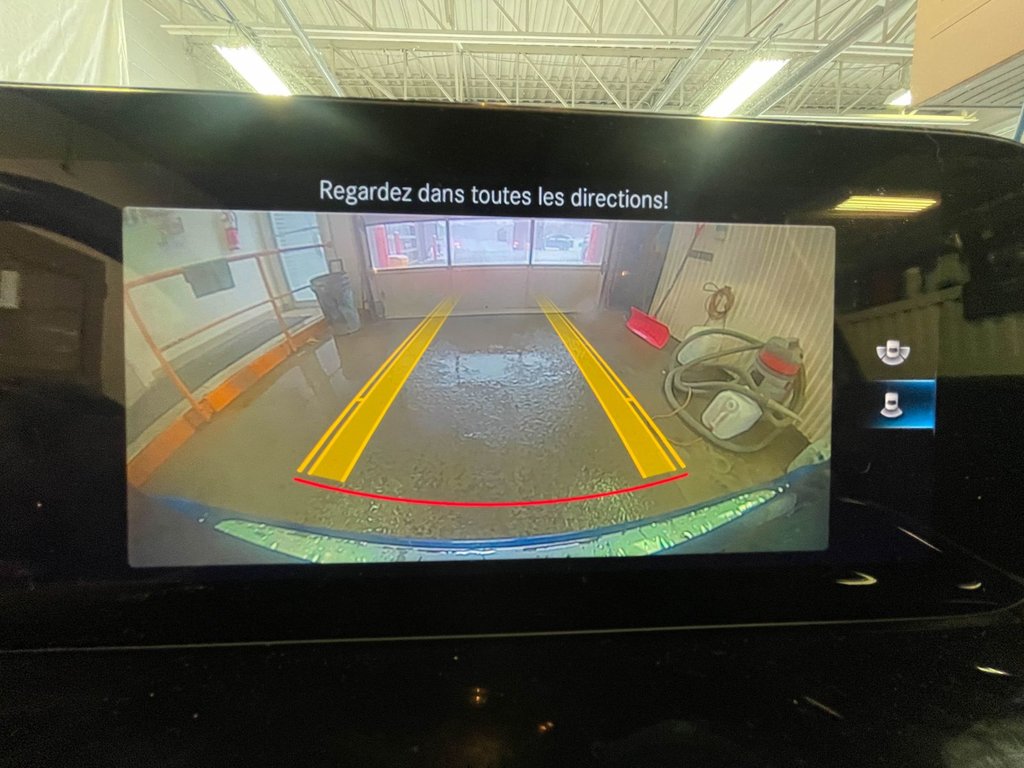 Mercedes-Benz GLB  2022 à St-Jérôme, Québec - 13 - w1024h768px