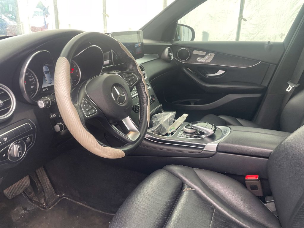 2019 Mercedes-Benz GLC in St-Jérôme, Quebec - 5 - w1024h768px