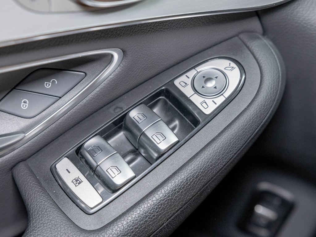 Mercedes-Benz GLC  2022 à St-Jérôme, Québec - 26 - w1024h768px
