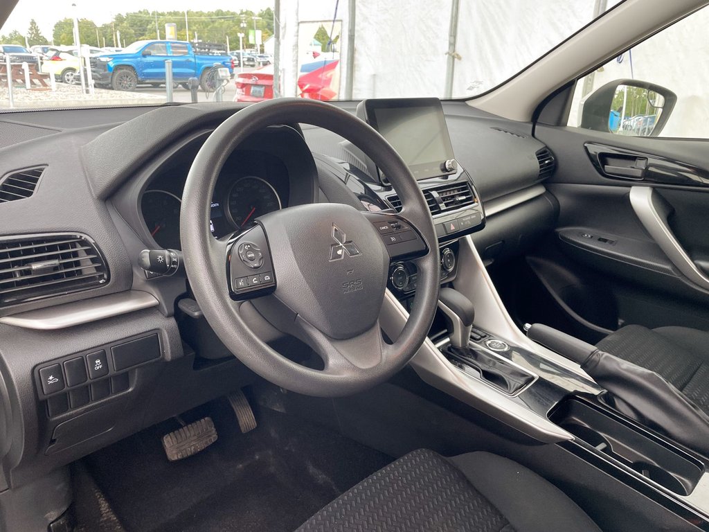 2022 Mitsubishi ECLIPSE CROSS in St-Jérôme, Quebec - 3 - w1024h768px