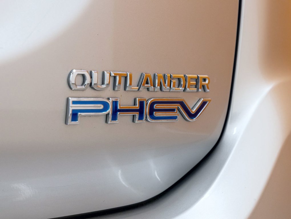2018 Mitsubishi OUTLANDER PHEV in St-Jérôme, Quebec - 8 - w1024h768px