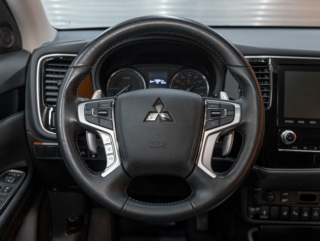 2020 Mitsubishi OUTLANDER PHEV in St-Jérôme, Quebec - 14 - w1024h768px