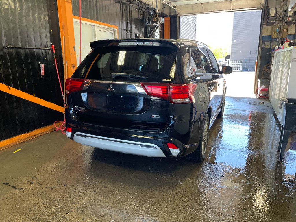 2022 Mitsubishi Outlander PHEV in St-Jérôme, Quebec - 9 - w1024h768px