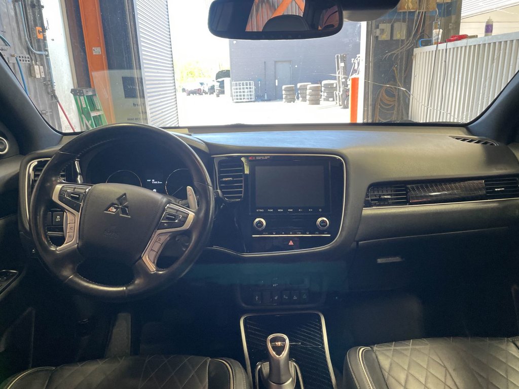 2022 Mitsubishi Outlander PHEV in St-Jérôme, Quebec - 12 - w1024h768px