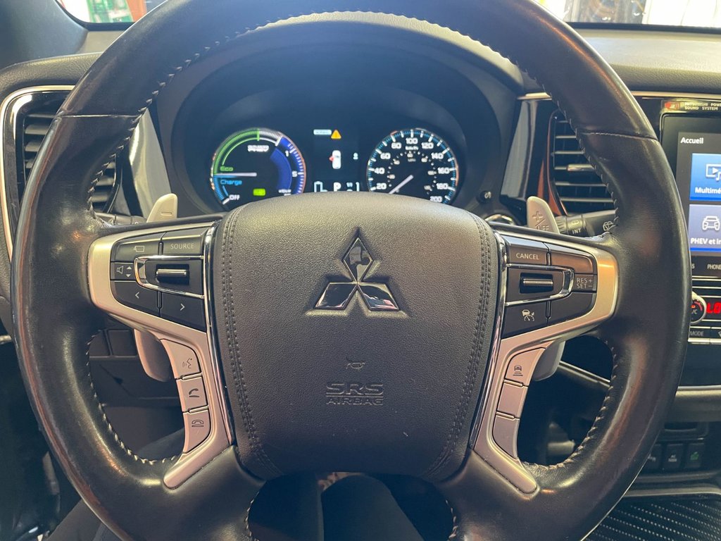 2022 Mitsubishi Outlander PHEV in St-Jérôme, Quebec - 16 - w1024h768px