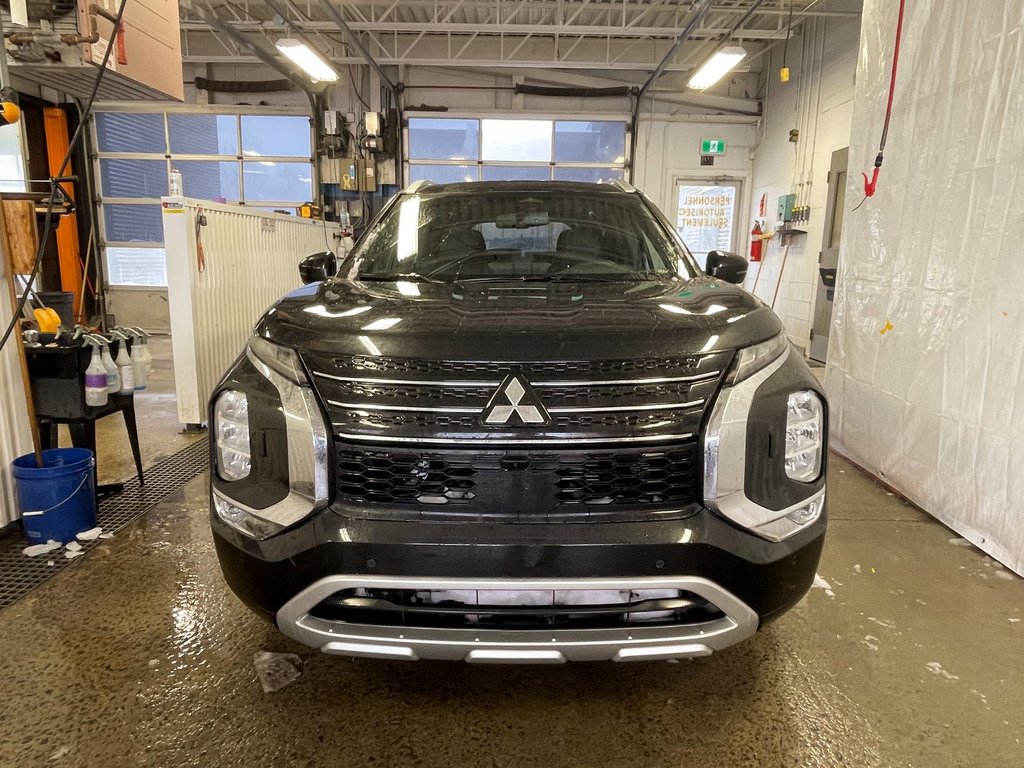 2023 Mitsubishi OUTLANDER PHEV in St-Jérôme, Quebec - 6 - w1024h768px