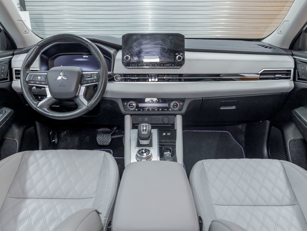 Mitsubishi OUTLANDER PHEV  2023 à St-Jérôme, Québec - 12 - w1024h768px