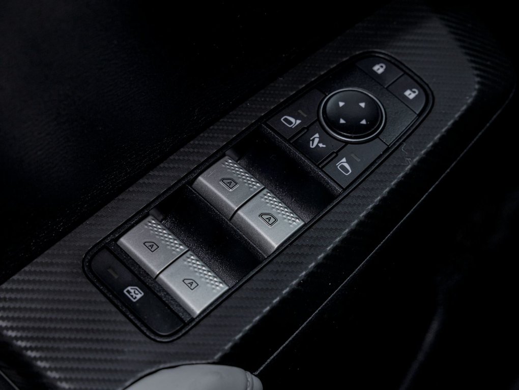 Mitsubishi OUTLANDER PHEV  2023 à St-Jérôme, Québec - 29 - w1024h768px