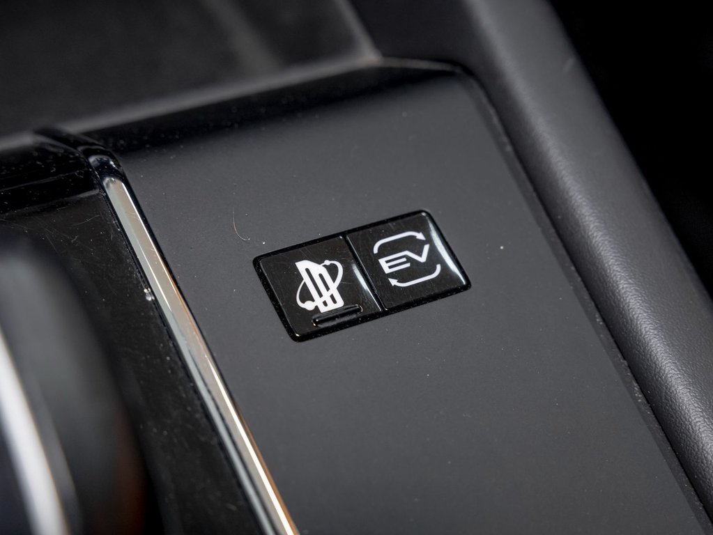 2023 Mitsubishi Outlander PHEV in St-Jérôme, Quebec - 23 - w1024h768px