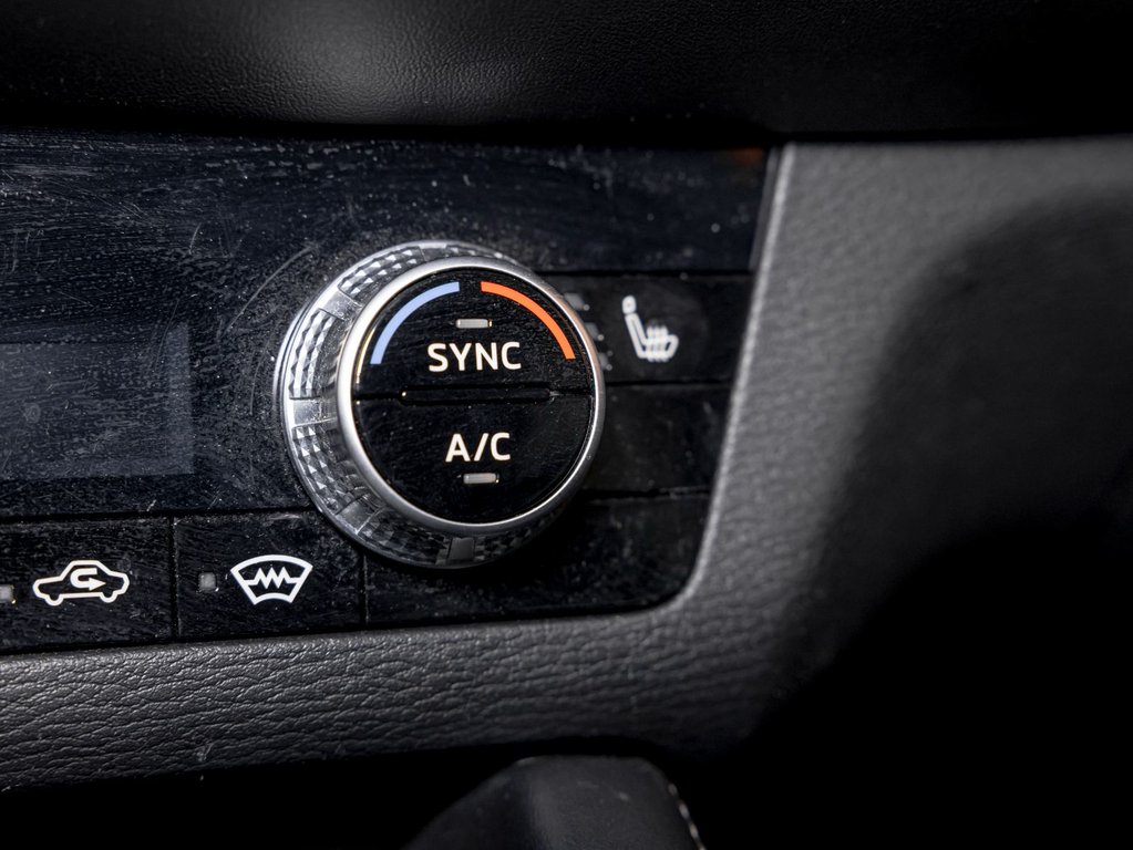 2023 Mitsubishi Outlander PHEV in St-Jérôme, Quebec - 20 - w1024h768px