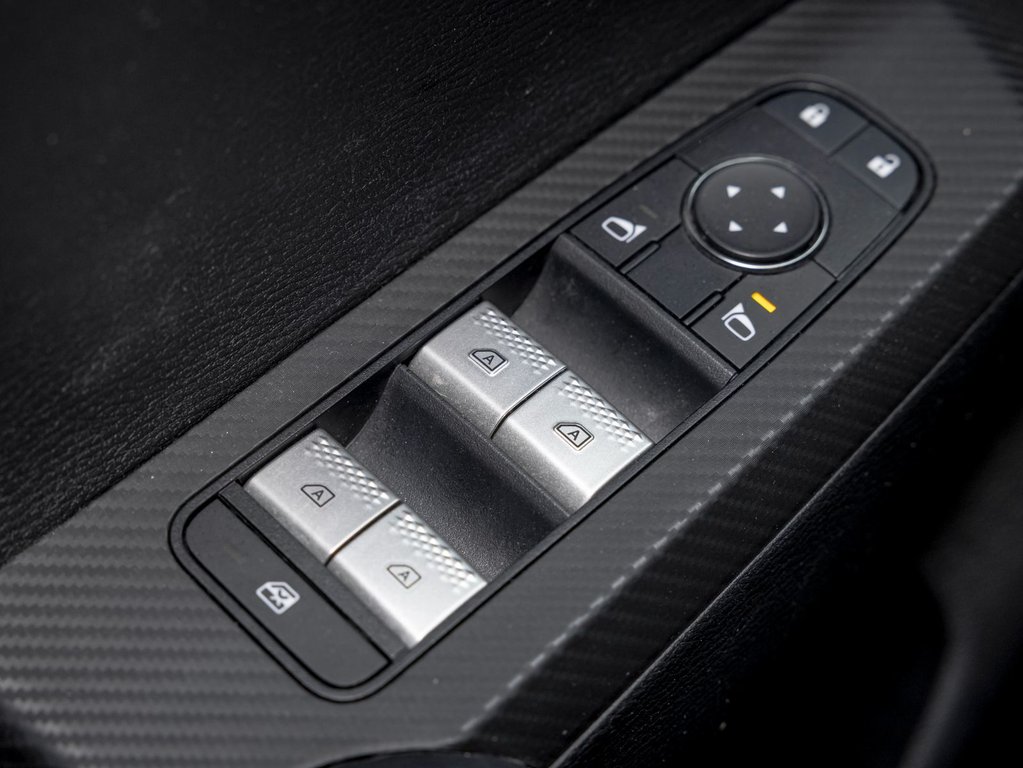 2023 Mitsubishi Outlander PHEV in St-Jérôme, Quebec - 25 - w1024h768px